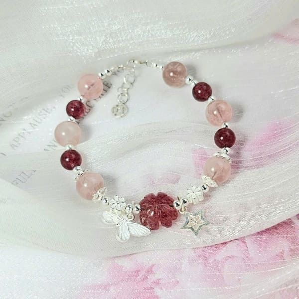 Vòng Cỏ 4 Lá Thạch Anh Dâu Tây Hồng Mix Thạch Anh Hồng