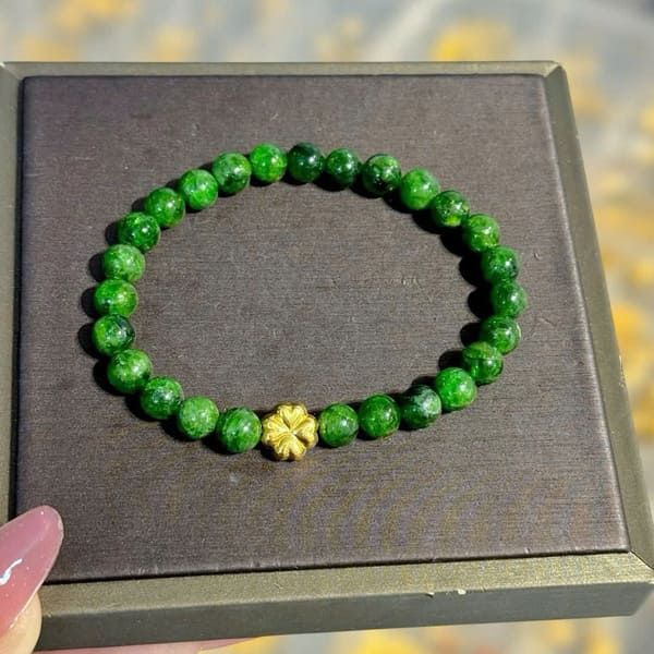 Vòng Diopside – Viên Ngọc Lục Bảo Của Trí Tuệ