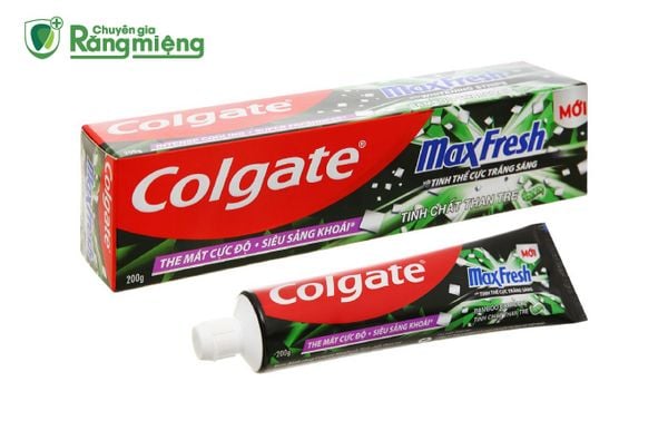 Kem đánh răng Colgate Maxfresh tinh chất than tre