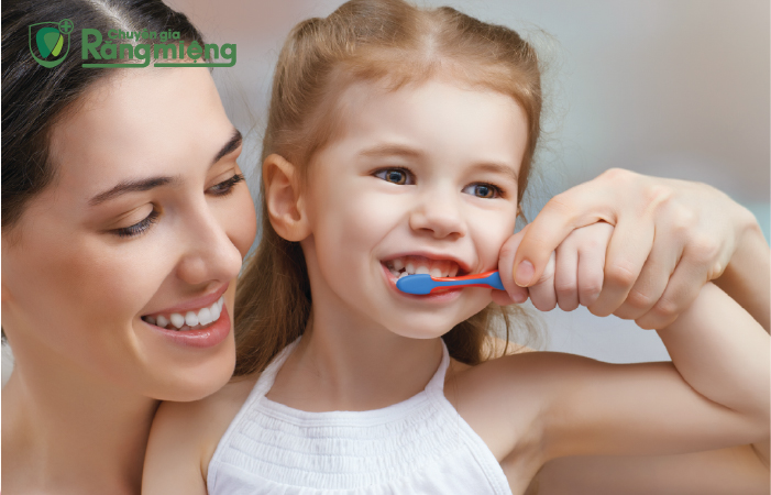 Tập cho bé thói quen đánh răng 2 lần/ngày