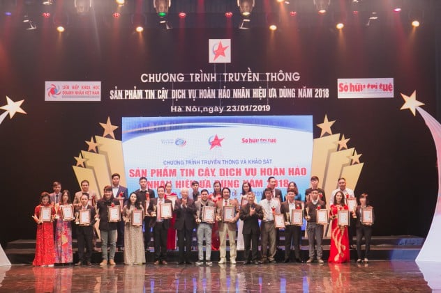 THƯƠNG HIỆU THỜI TRANG SAVANI NHẬN GIẢI THƯỞNG SẢN PHẨM TIN CẬY - NHÃN HIỆU ƯA DÙNG - DỊCH VỤ HOÀN HẢO NĂM 2018