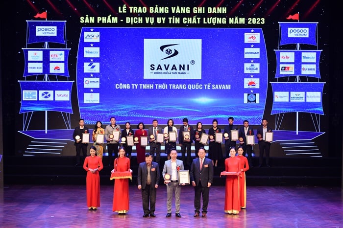 THỜI TRANG SAVANI - TỰ HÀO NHẬN GIẢI THƯỞNG THƯƠNG HIỆU HÀNG ĐẦU QUỐC GIA