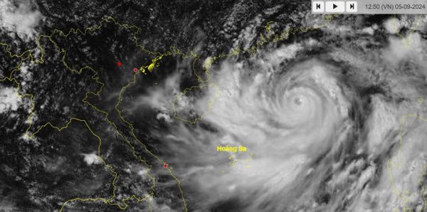 Những điều cần tránh khi giao hàng trong mùa mưa bão