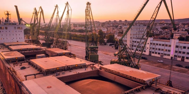 Hàng rời là gì? Quy trình vận chuyển hàng rời với đường biển