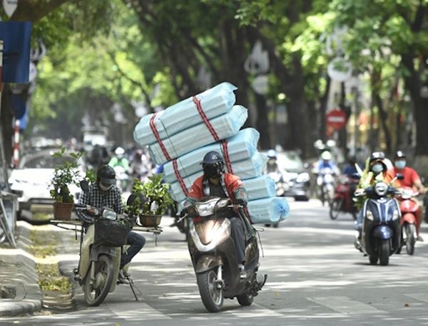 Cập nhật quy định chở hàng cồng kềnh xe máy mới nhất