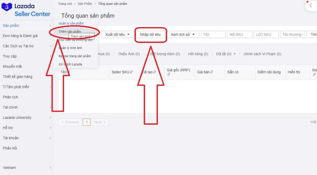 Bạn chọn “Sản phẩm” sau đó nhấn vào “Thêm sản phẩm” rồi click “Nhập dữ liệu”.