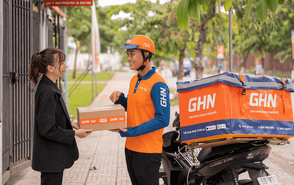 Giao Hàng Nhanh cam kết mang lại giải pháp giao hàng nội thành TP.HCM tiết kiệm, nhanh chóng và hiệu quả cho mọi khách hàng.