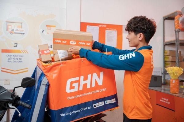 Đội ngũ nhân viên tâm huyết của GHN sẽ hỗ trợ các shop online gửi hàng đến người mua nhanh chóng, an toàn và hiệu quả.