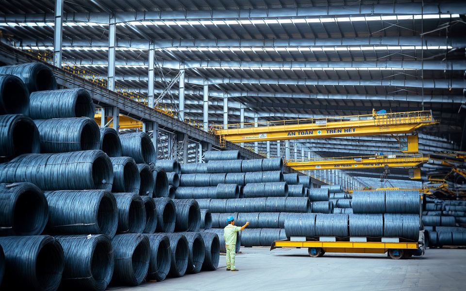 Steel Market Reaches Out Against Difficulties