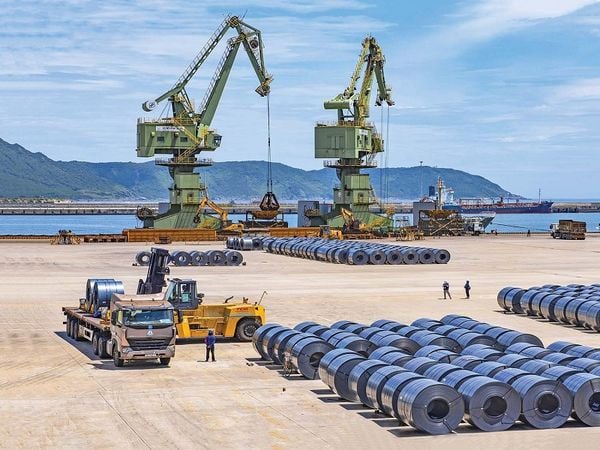 Formosa-Ha-Tinh-exports-at-Son-Duong-port