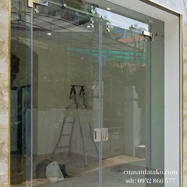 cửa kính cường lực 2 cánh lùa