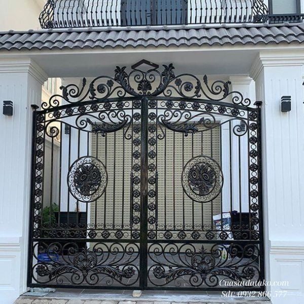 cổng sắt mỹ thuật đơn giản