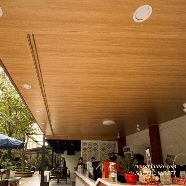 trần gỗ nhựa nano ngoài trời cho quán cafe