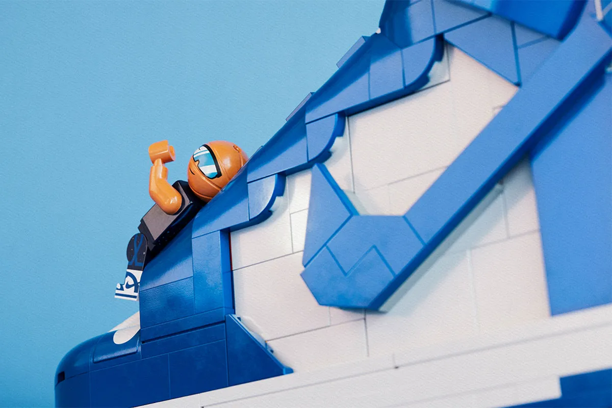 NIKE x LEGO: Cuộc Giao Thoa Giữa Thế Giới Thời Trang và Sáng Tạo