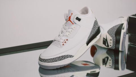 Air Jordan 3 'White Cement' và câu chuyện đằng sau đó