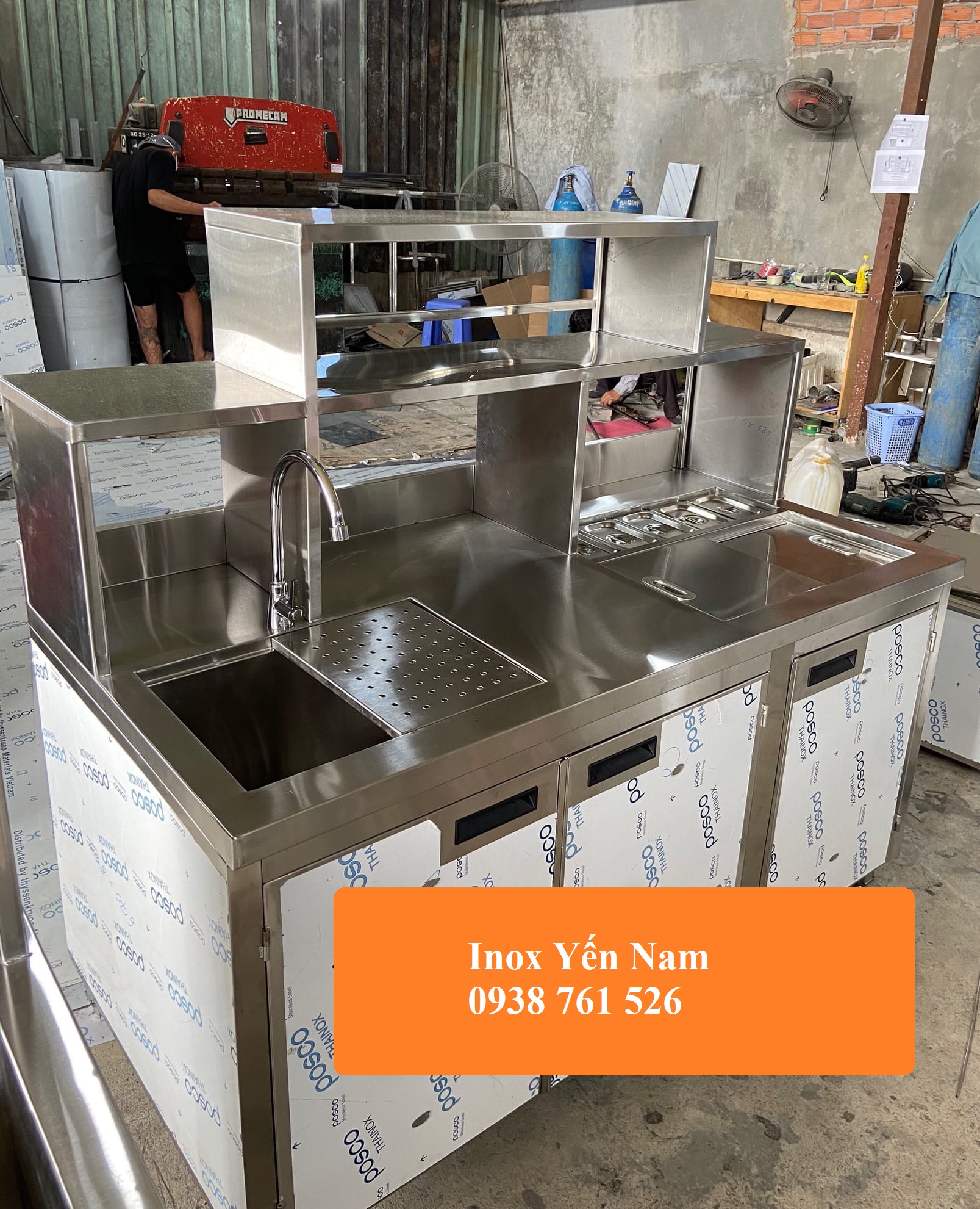 Cách làm sạch quầy pha chế inox để duy trì độ sáng bền vững