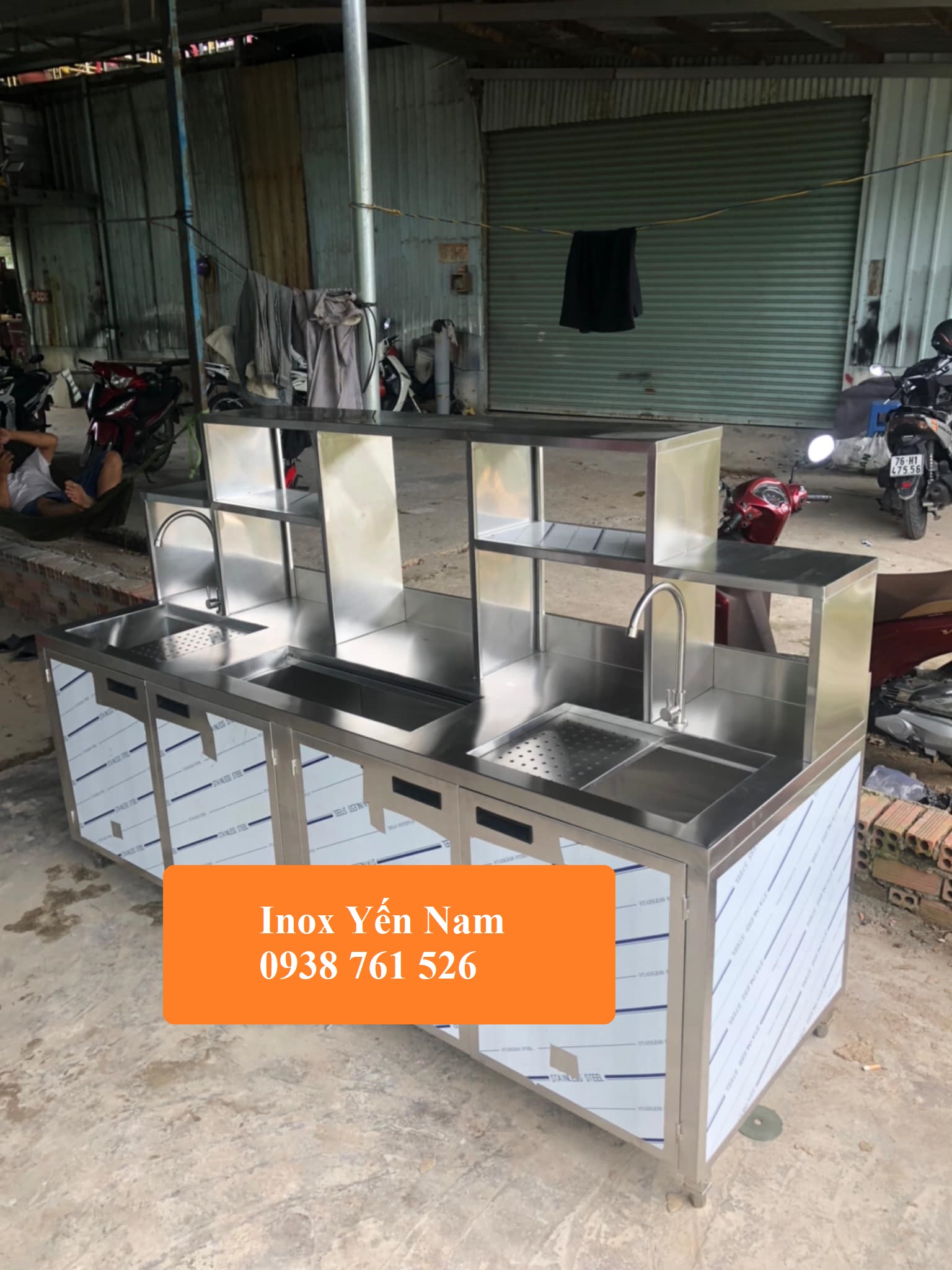 Cách làm sạch và bảo vệ quầy pha chế inox để giữ độ sáng bền lâu