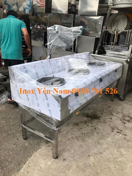 bếp á công nghiệp