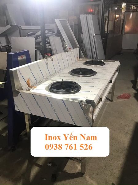 bếp á công nghiệp