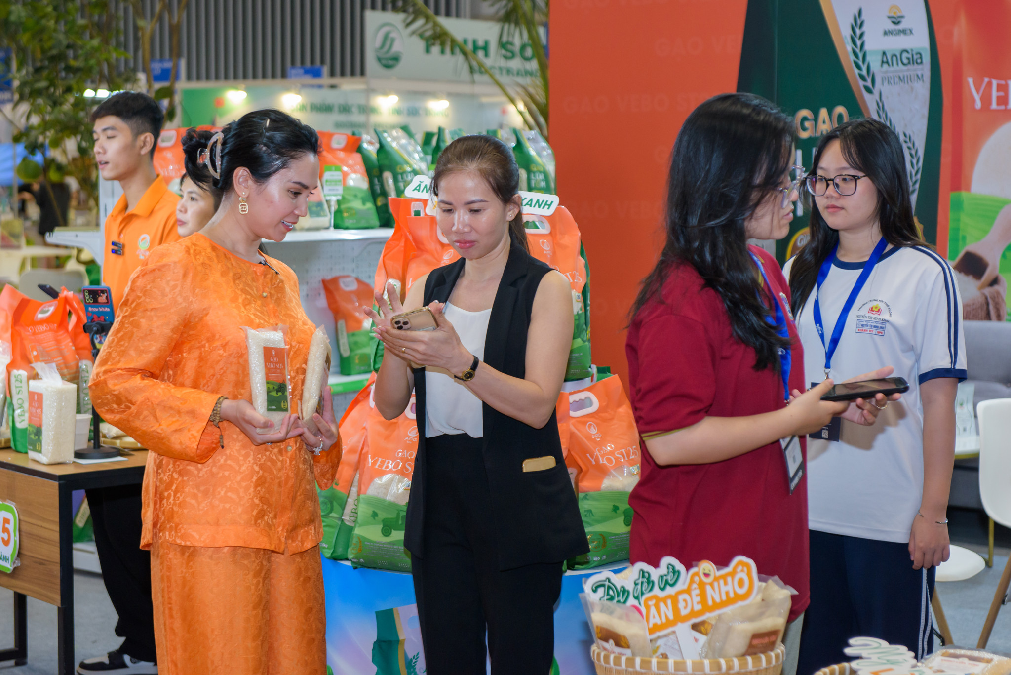 Hàng Việt liên tục có đơn hàng xuất khẩu mới