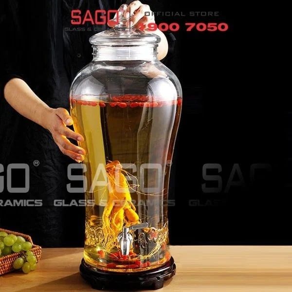 Ưu điểm của bình thủy tinh ngâm rượu có vòi so với bình không vòi