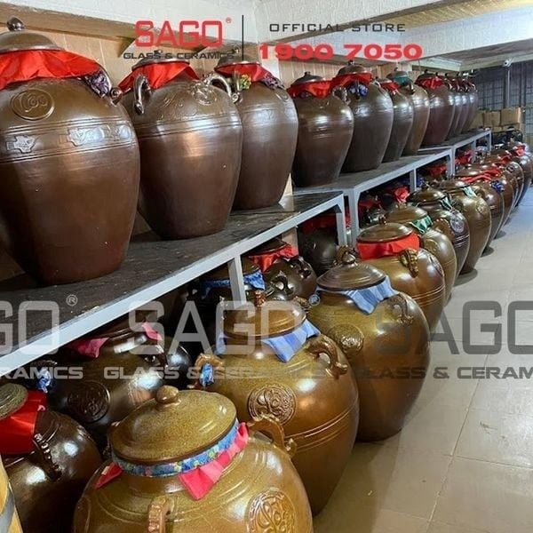 Vì sao nên chọn chum sành ngâm rượu 50L thay vì bình thủy tinh