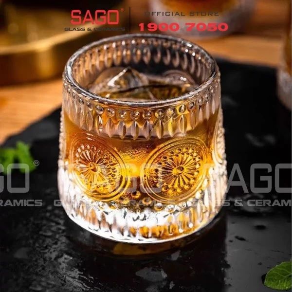 Một số kiểu dáng ly thuỷ tinh uống rượu mạnh đẹp