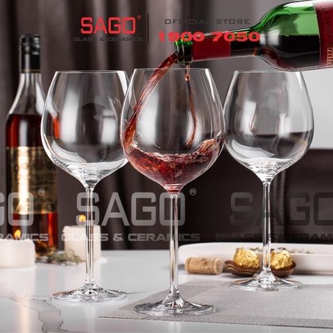 Tại sao nên dùng ly thuỷ tinh để uống rượu vang
