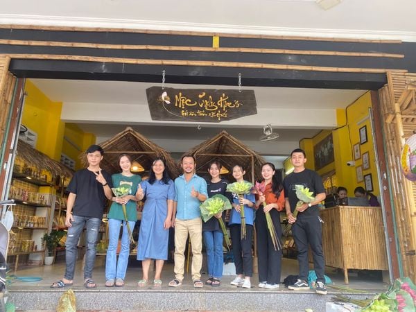 WORKSHOP ''TRẢI NGHIỆM MỘT NGÀY TRỞ THÀNH NGHỆ NHÂN LÀM TRÀ SEN