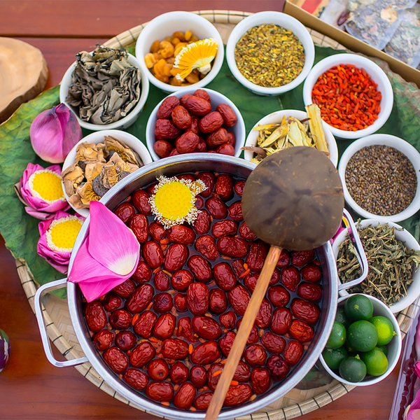 MỘC LIÊN TRÀ: Nghệ Thuật Trà Đạo Hoàng Gia – Bí Quyết Dưỡng Sinh Từ Cố Đô Huế