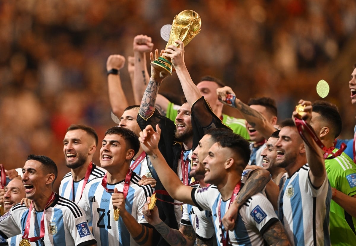 messi va cup vang world cup 2022