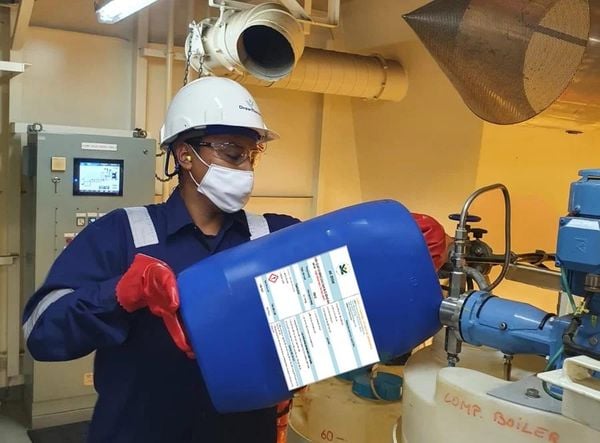 sử dụng hóa chất trong xử lý lò hơi