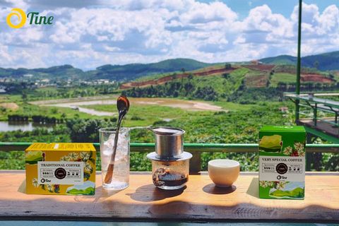 Uống cà phê phin truyền thống hay gói hiện đại?