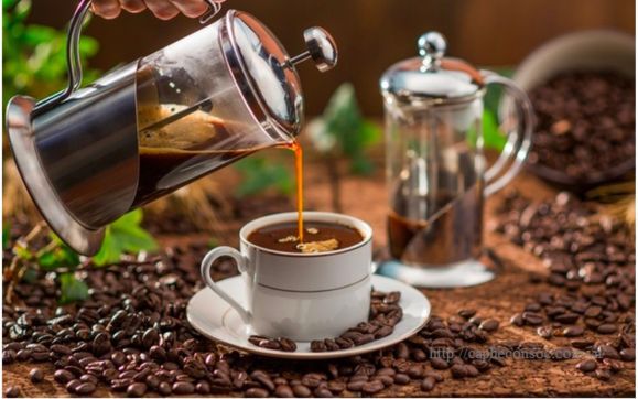 Cà phê pha French Press áp dụng phương pháp ủ nén