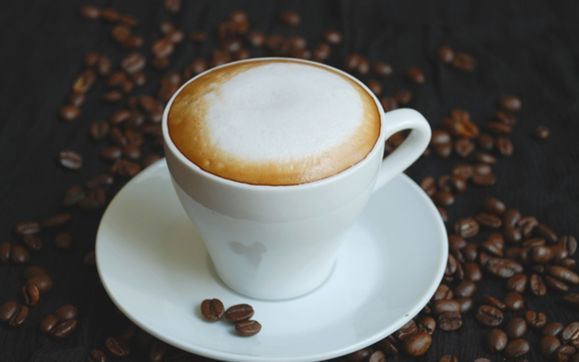 Espresso với bọt sữa và sữa nóng là sự kết hợp đặc biệt tạo nên Cappuccino