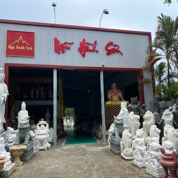 Đưa Khách Đến Xưởng Điêu Khắc Đá Ngũ Hành Sơn – Nhận Ưu Đãi Cực Hấp Dẫn