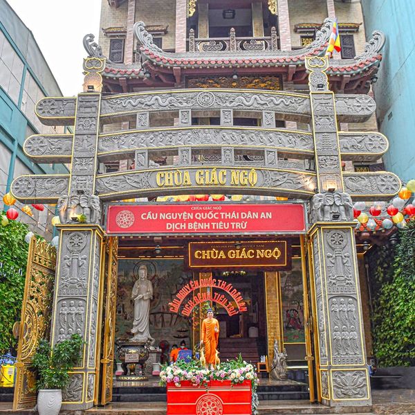 CỔNG CHÙA GIÁC NGỘ