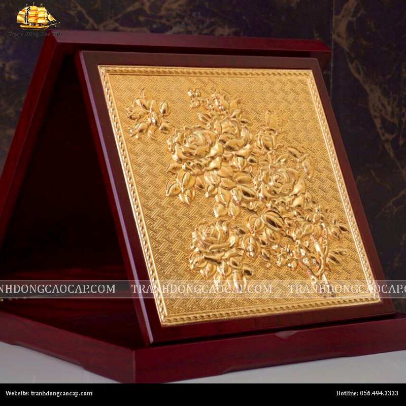 Hộp quà tặng Hoa Mẫu Đơn vuông 16x16cm mạ vàng