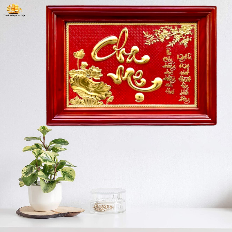 Tranh cha mẹ38x54cm không mạ nền đỏ khung gỗ sồi