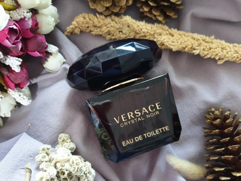 Hương nước hoa Versace Crystal Noir Eau de Toilette 5ml