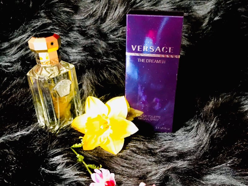 Thiết kế nước hoa Versace The Dreamer for him