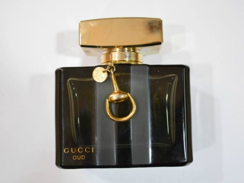 Thiết kế chai Gucci Oud Eau De Parfum