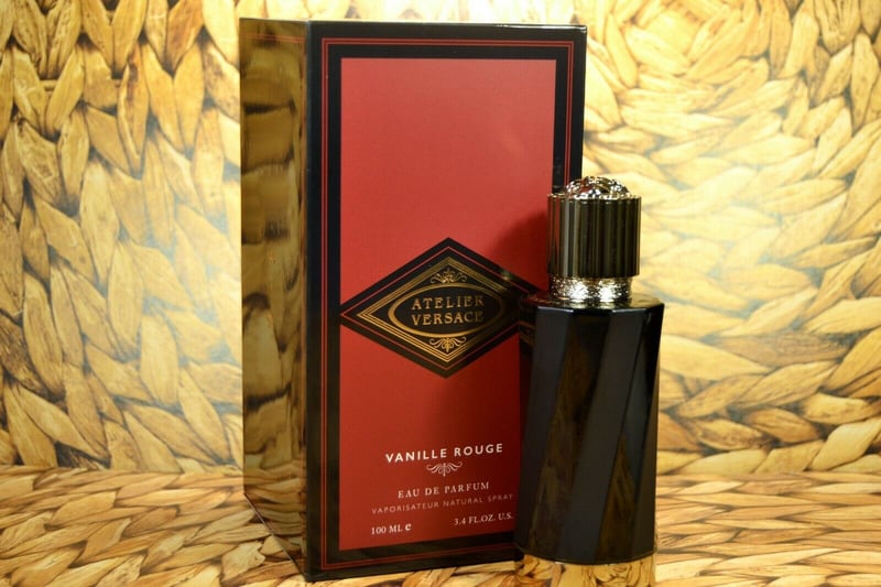 Thiết kế nước hoa Atelier Versace Vanille Rouge EDP