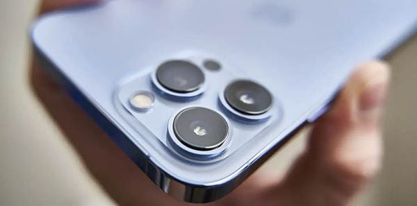 Độ phân giải camera trên iPhone 3 mắt là bao nhiêu?
