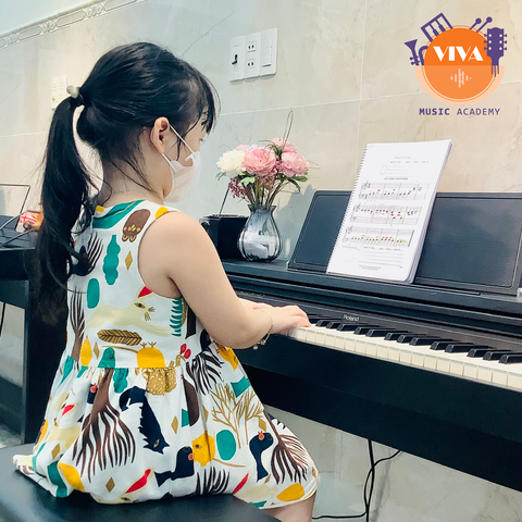 Khoá học đàn Piano, Guitar cho bé tại VIVA Music Academy Tân Phú HCM
