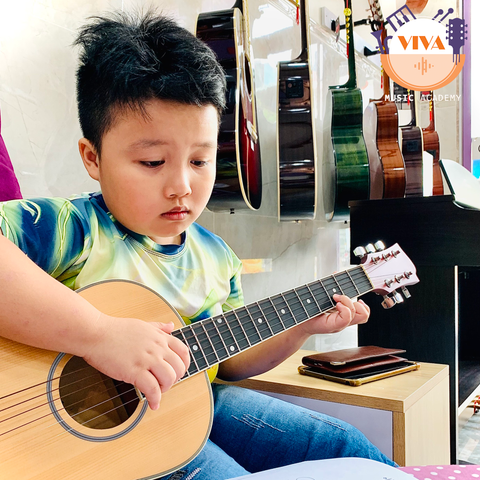 Khóa học đàn Guitar 1 kèm 1 cho bé tại Tân Phú TP.HCM
