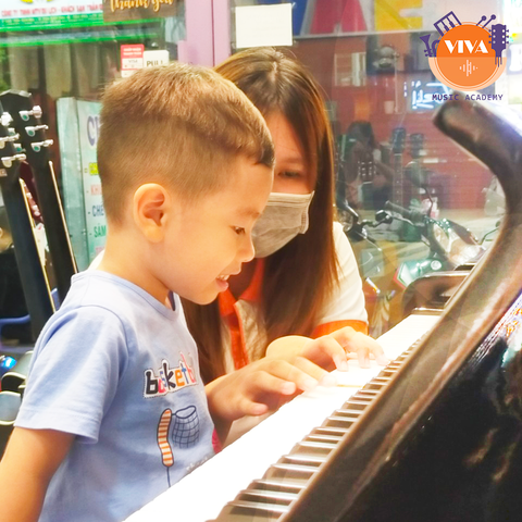 Tại sao nên cho trẻ học đàn từ sớm? Khóa học đàn Piano cho trẻ em tại Tân Phú HCM