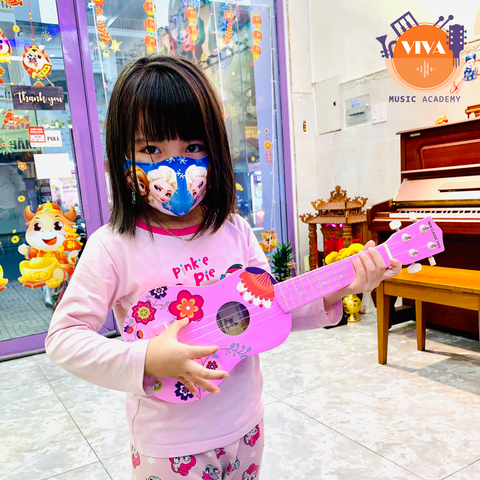 Khóa học đàn Ukulele tại VIVA Music Academy Tân Phú HCM
