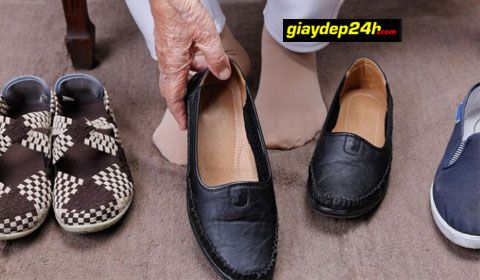 KHẮC PHỤC GIÀY DA BỊ NHĂN SIÊU ĐƠN GIẢN