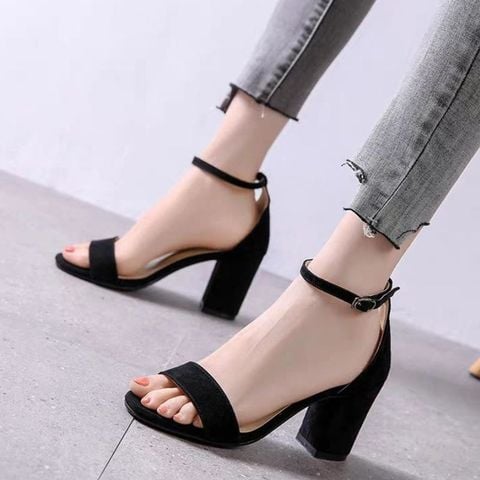 Những đôi giày công sở nào đang lọt vào tầm ngắm của các tín đồ thời trang?